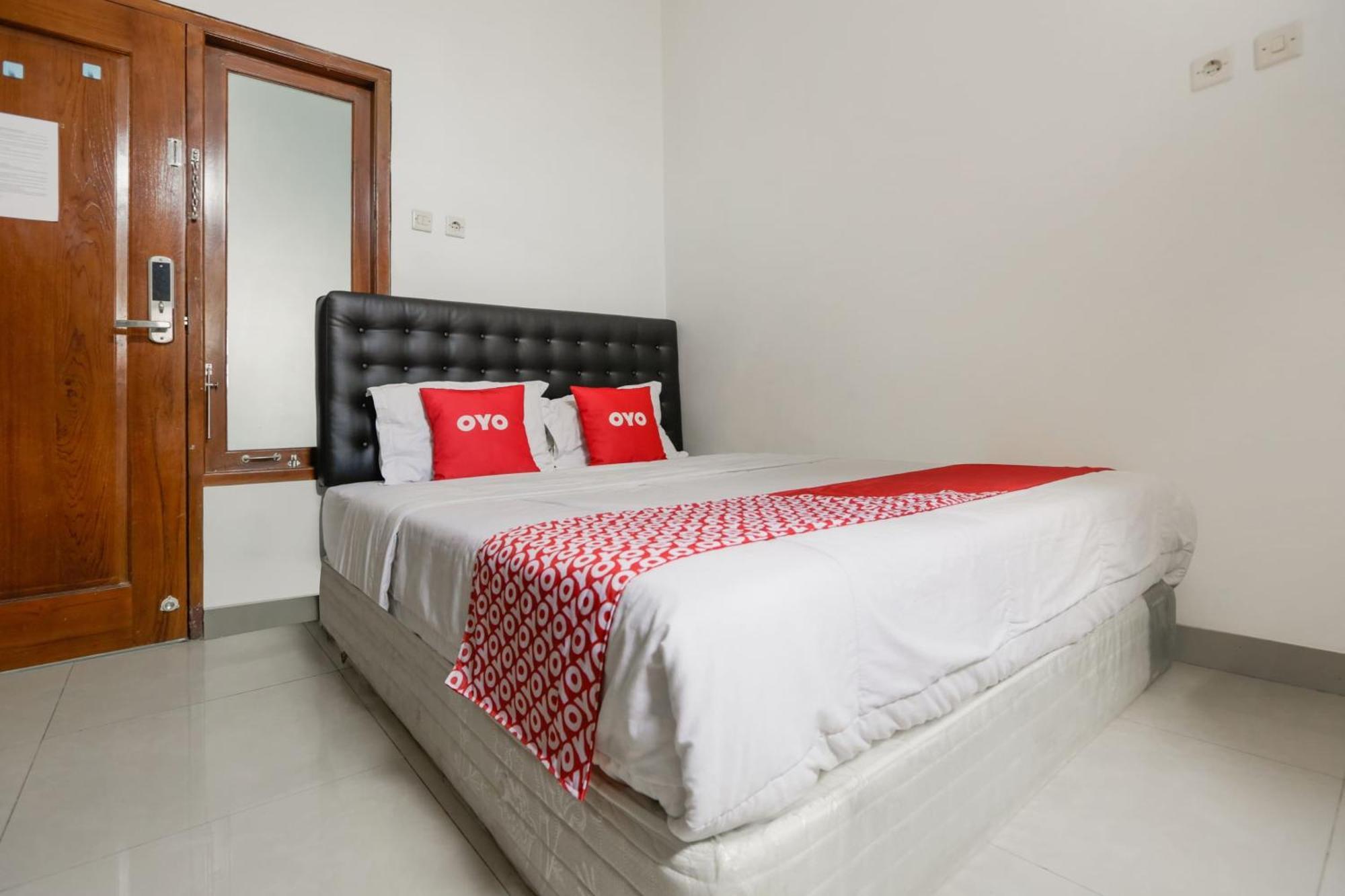 Super Oyo 3838 Tamansari Guest House Surakarta  Luaran gambar