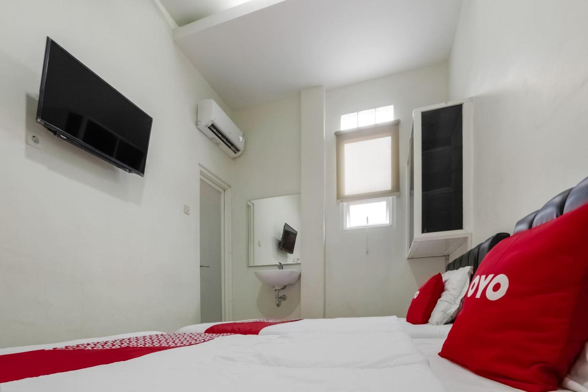 Super Oyo 3838 Tamansari Guest House Surakarta  Luaran gambar