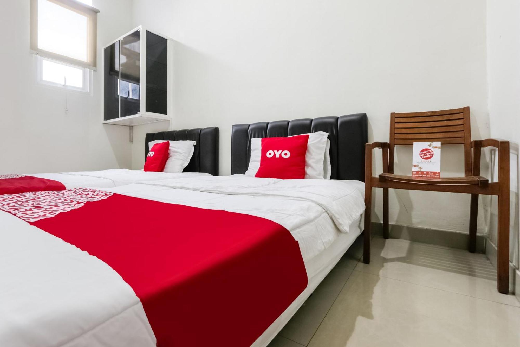 Super Oyo 3838 Tamansari Guest House Surakarta  Luaran gambar