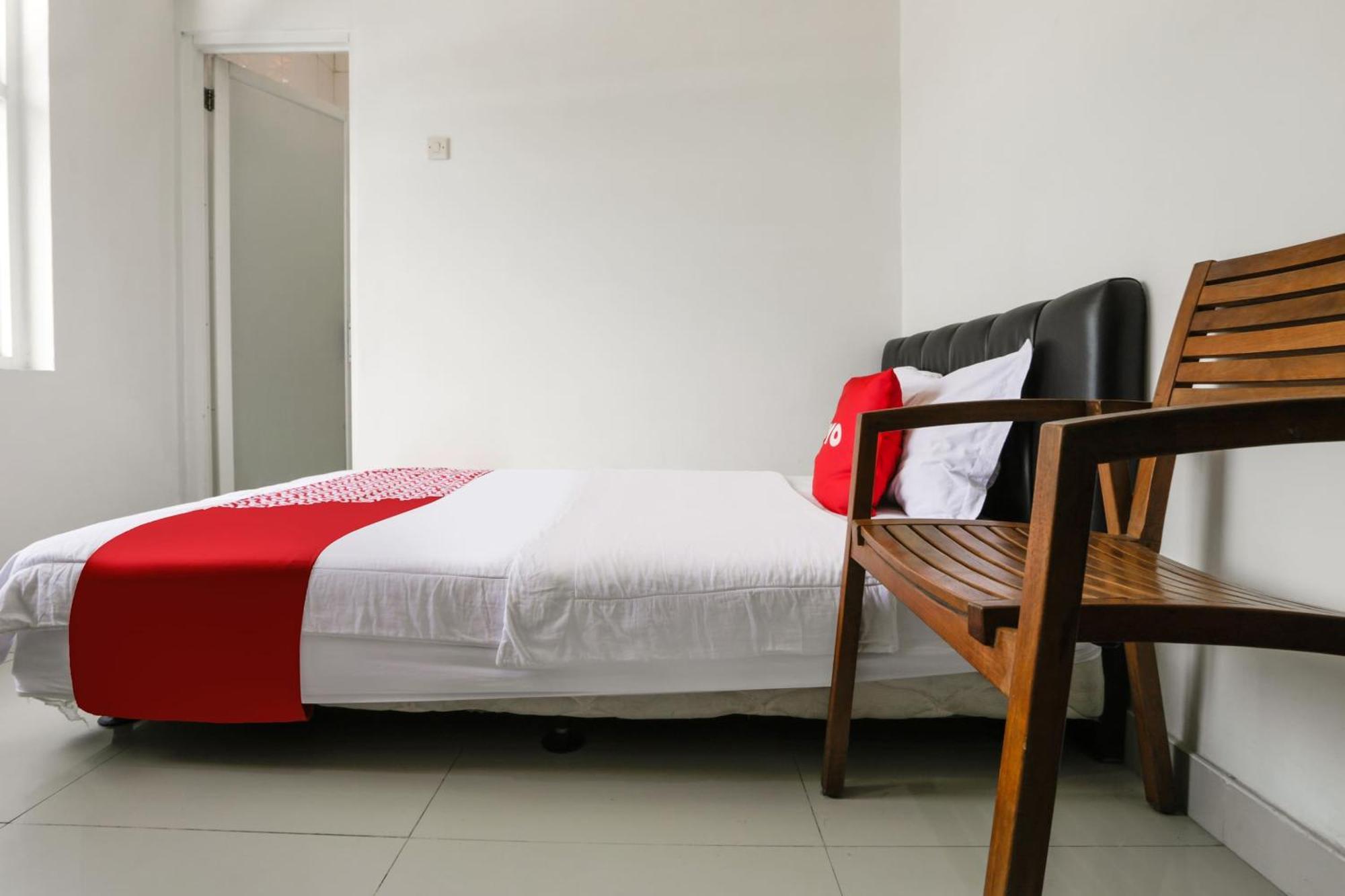 Super Oyo 3838 Tamansari Guest House Surakarta  Luaran gambar