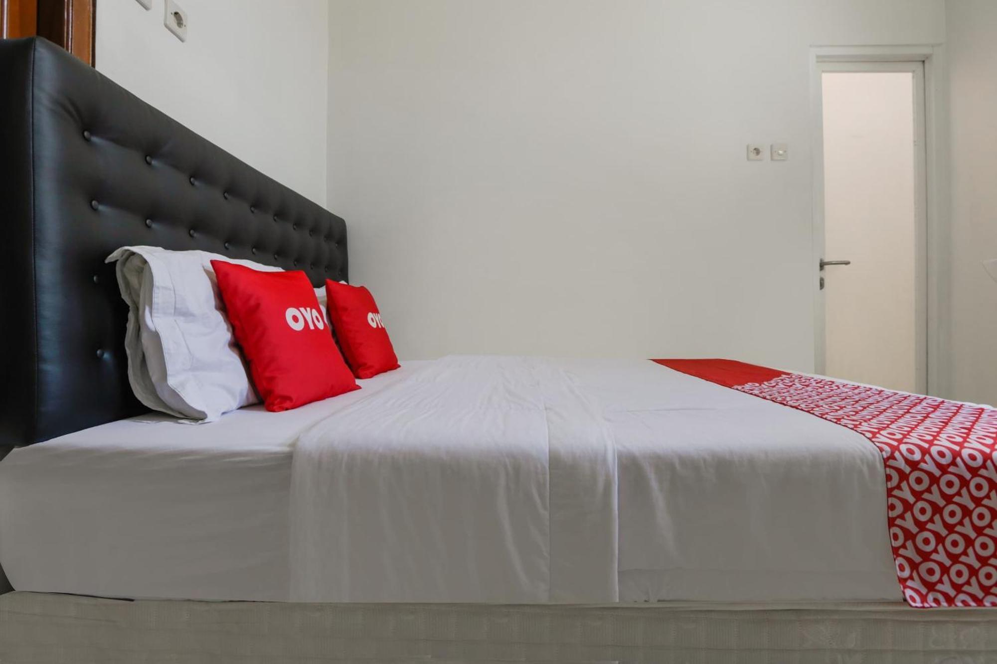 Super Oyo 3838 Tamansari Guest House Surakarta  Luaran gambar