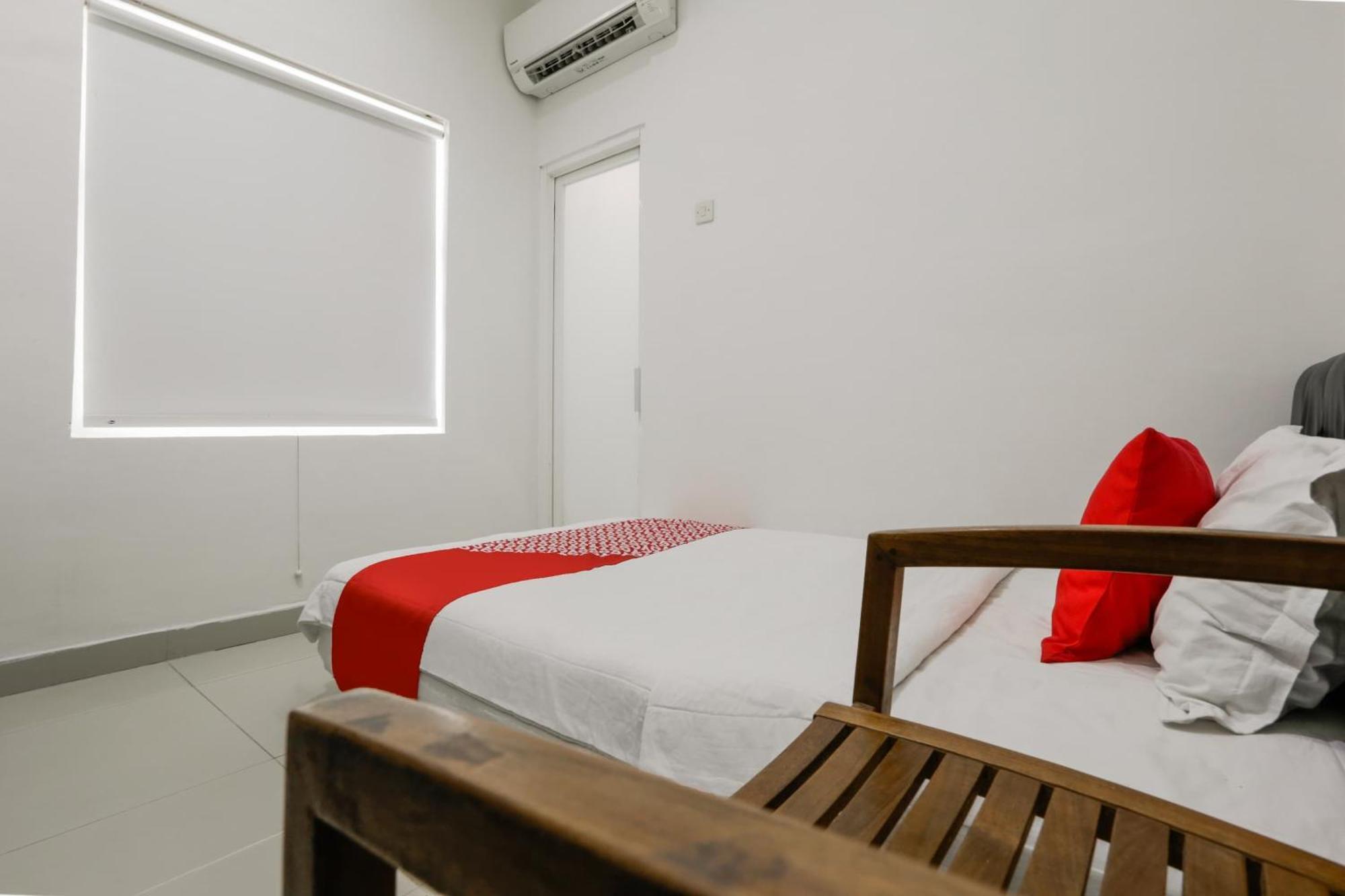 Super Oyo 3838 Tamansari Guest House Surakarta  Luaran gambar