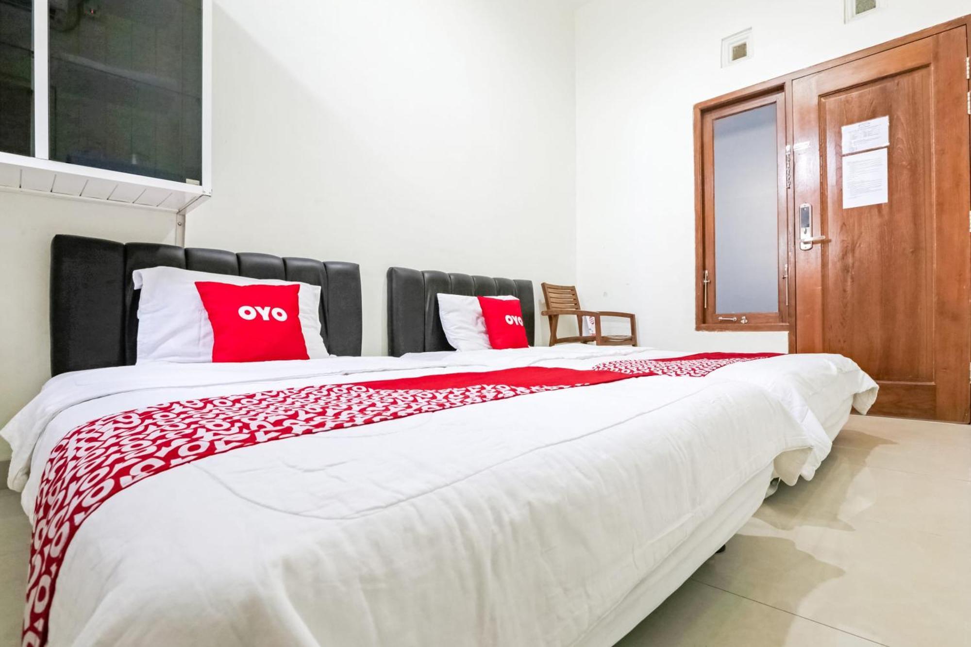 Super Oyo 3838 Tamansari Guest House Surakarta  Luaran gambar