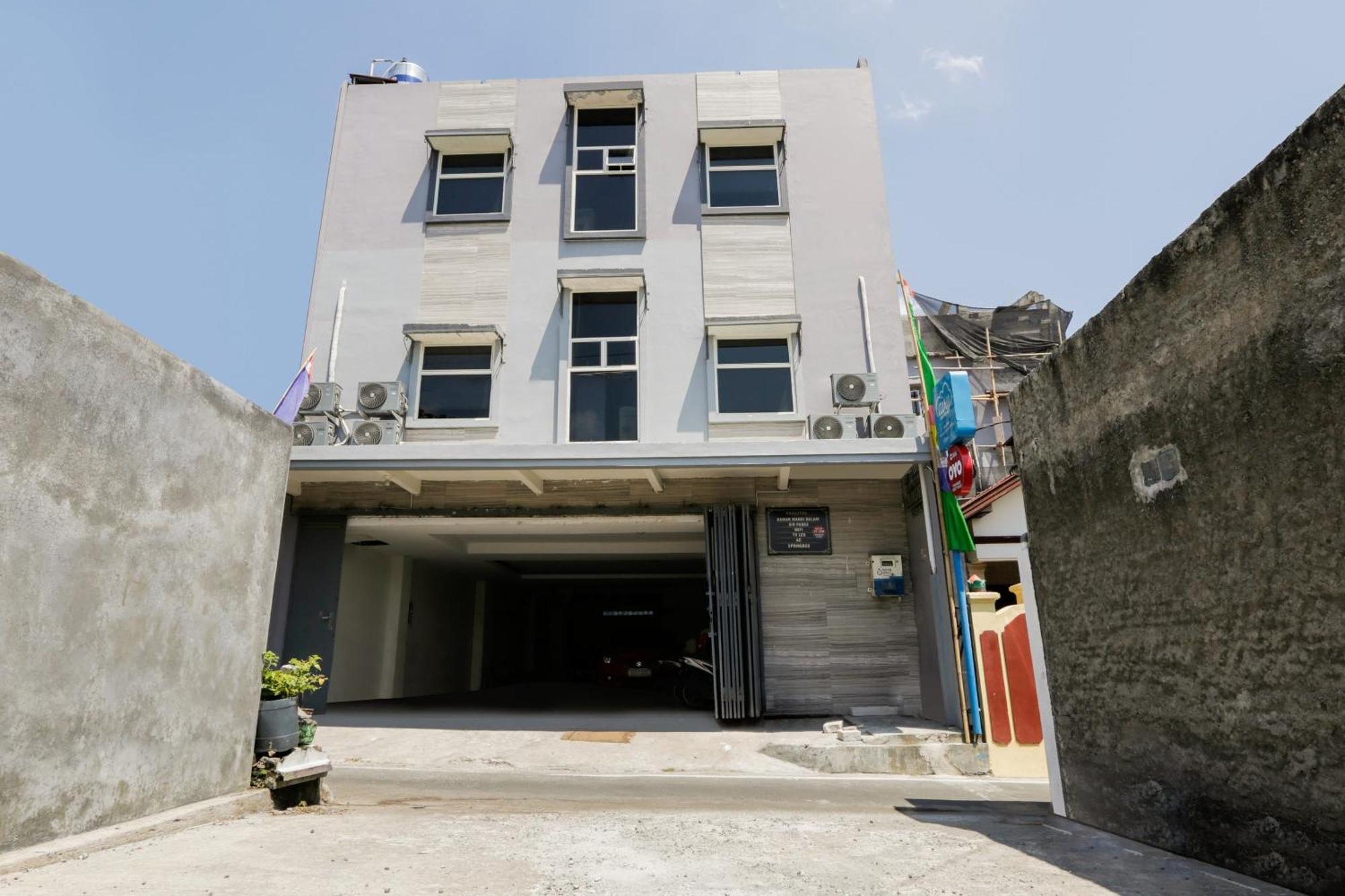Super Oyo 3838 Tamansari Guest House Surakarta  Luaran gambar