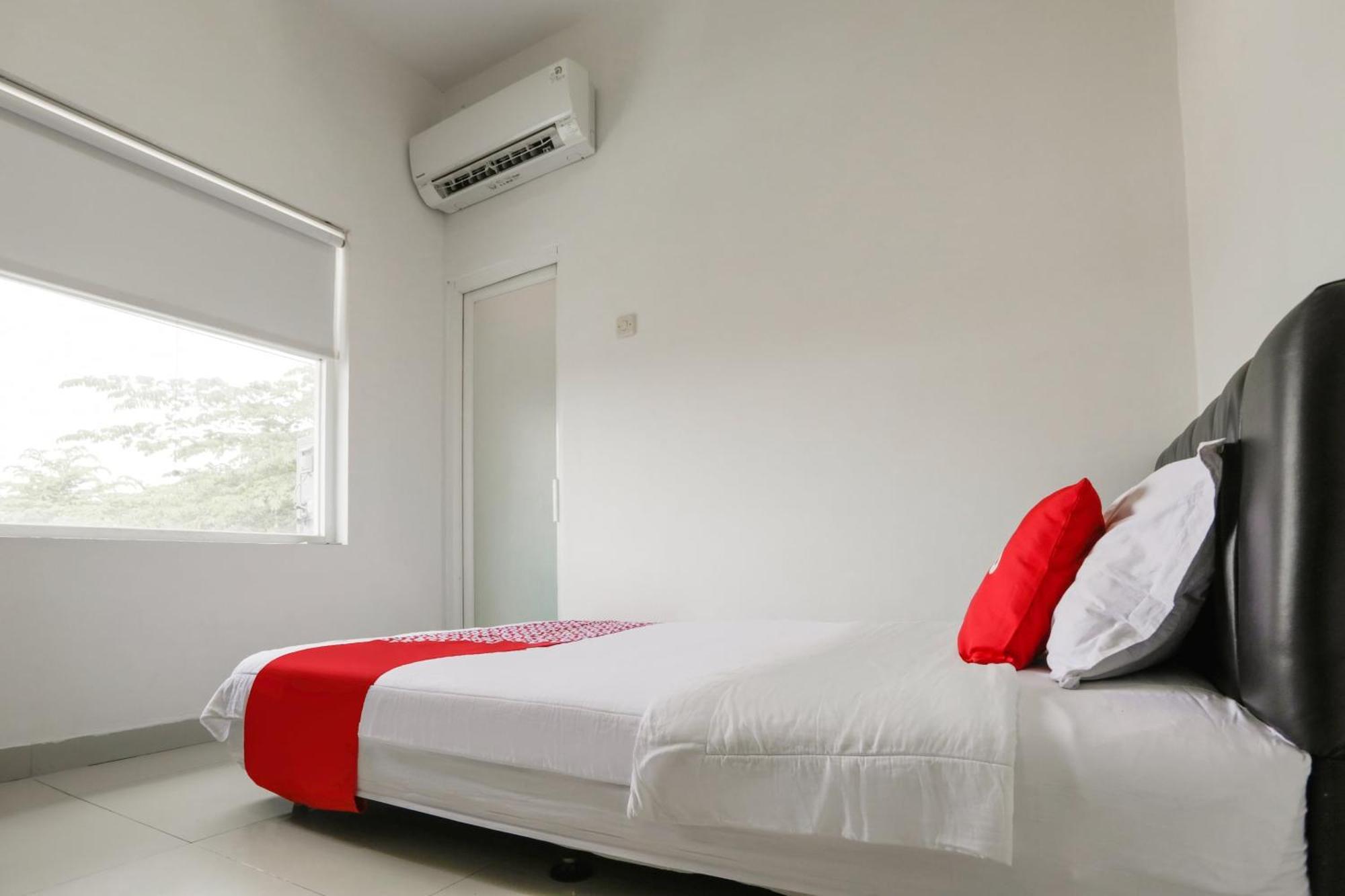 Super Oyo 3838 Tamansari Guest House Surakarta  Luaran gambar